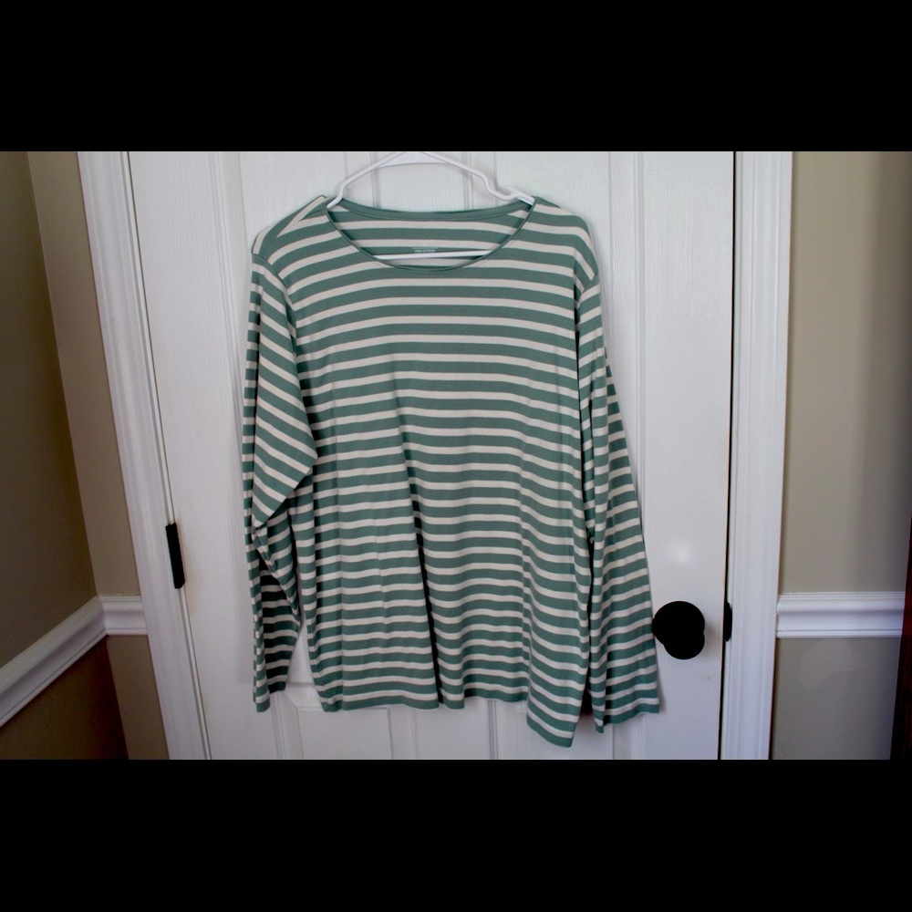 Long sleeve top from C J Banks in a 2x